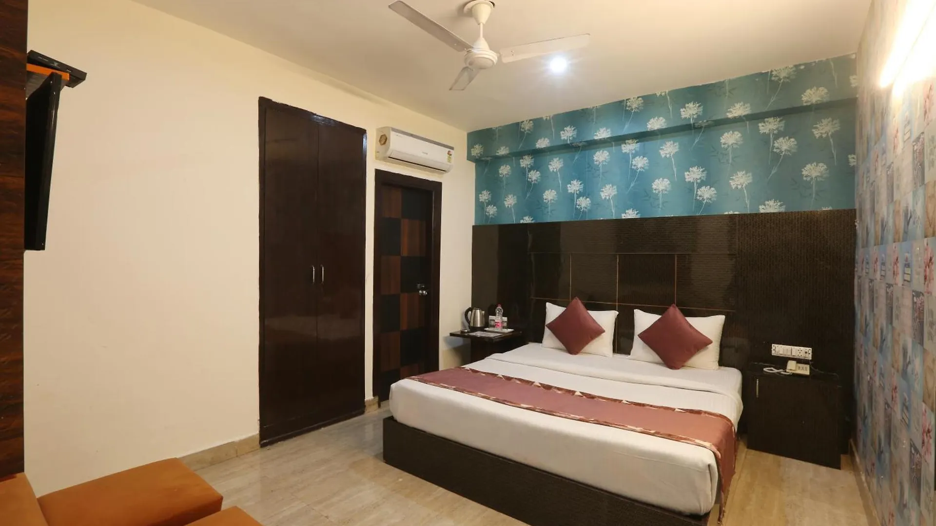 Bed & Breakfast Hotel Edission View Near Delhi Airport New Delhi