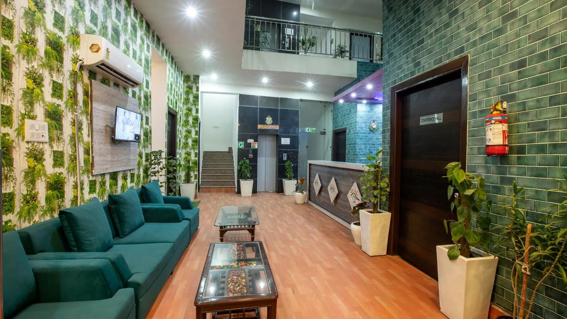 Hotel Edission View Near Delhi Airport New Delhi 3*,
