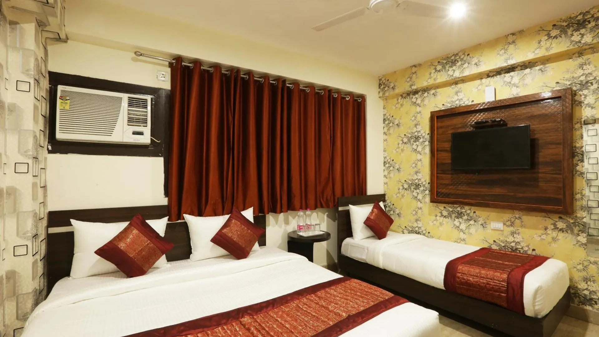 Hotel Edission View Near Delhi Airport Nova Deli 3*,